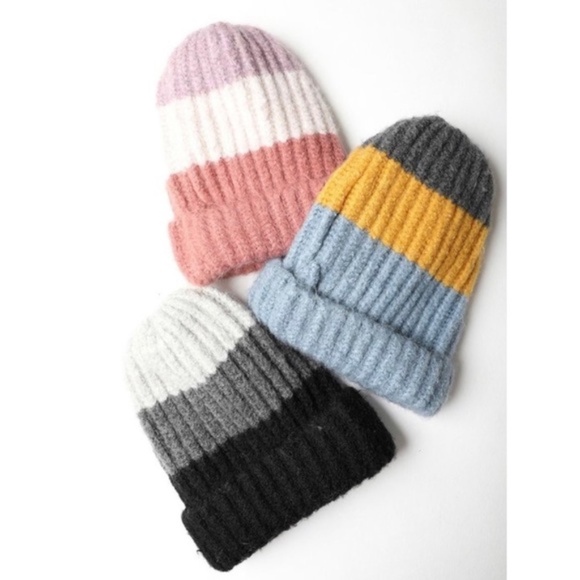 Gray Black White Colorblock Knit Beanie Hat - Picture 2 of 4